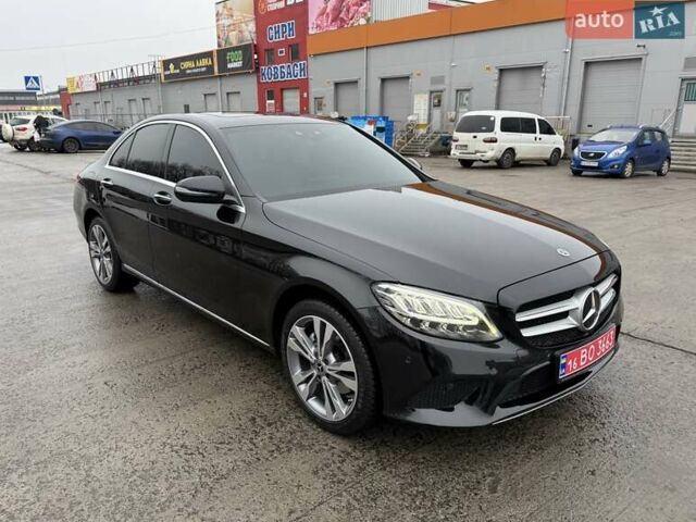 Черный Мерседес Ц-Класс, объемом двигателя 1.95 л и пробегом 70 тыс. км за 33500 $, фото 2 на Automoto.ua