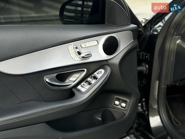 Черный Мерседес Ц-Класс, объемом двигателя 1.99 л и пробегом 48 тыс. км за 35000 $, фото 47 на Automoto.ua