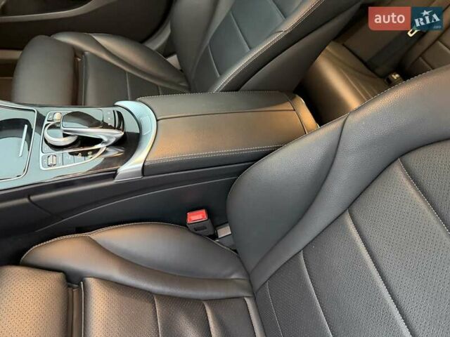 Черный Мерседес Ц-Класс, объемом двигателя 1.95 л и пробегом 70 тыс. км за 33500 $, фото 36 на Automoto.ua