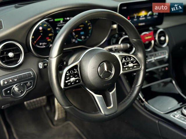 Черный Мерседес Ц-Класс, объемом двигателя 1.99 л и пробегом 48 тыс. км за 35000 $, фото 48 на Automoto.ua