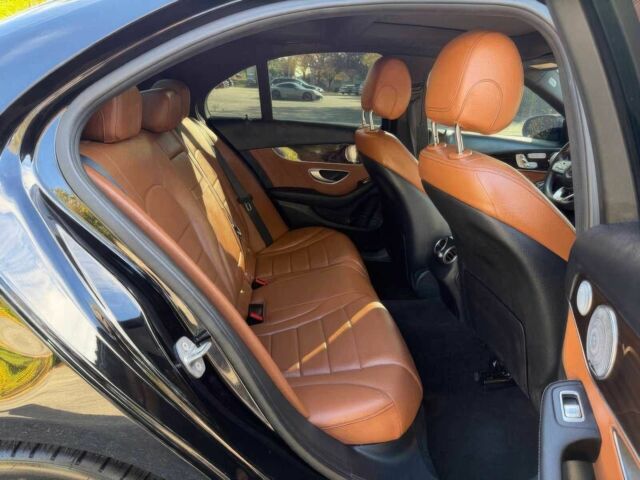 Черный Мерседес Ц-Класс, объемом двигателя 2 л и пробегом 46 тыс. км за 8000 $, фото 10 на Automoto.ua