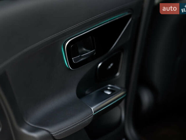 Чорний Мерседес Ц-Клас, об'ємом двигуна 2 л та пробігом 39 тис. км за 48000 $, фото 45 на Automoto.ua