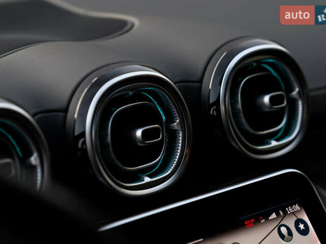 Чорний Мерседес Ц-Клас, об'ємом двигуна 2 л та пробігом 39 тис. км за 48000 $, фото 56 на Automoto.ua