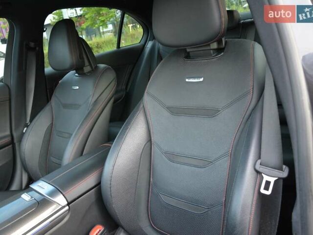 Чорний Мерседес Ц-Клас, об'ємом двигуна 1.99 л та пробігом 34 тис. км за 69999 $, фото 81 на Automoto.ua