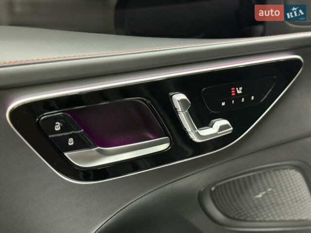 Черный Мерседес Ц-Класс, объемом двигателя 2 л и пробегом 20 тыс. км за 64000 $, фото 10 на Automoto.ua