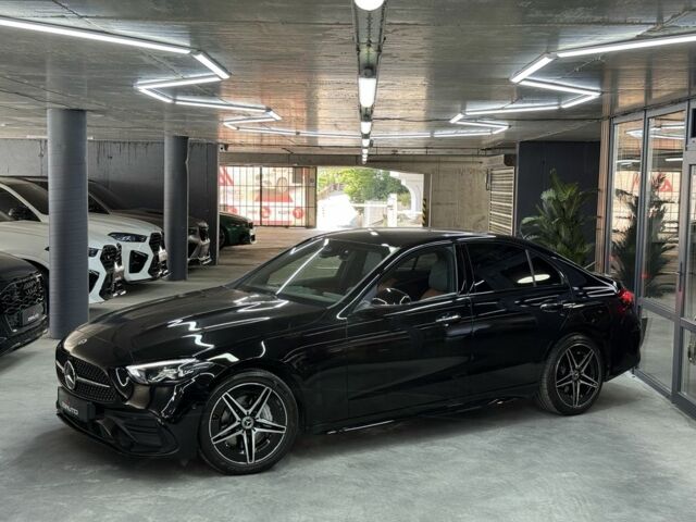 Черный Мерседес Ц-Класс, объемом двигателя 1.5 л и пробегом 14 тыс. км за 56000 $, фото 4 на Automoto.ua