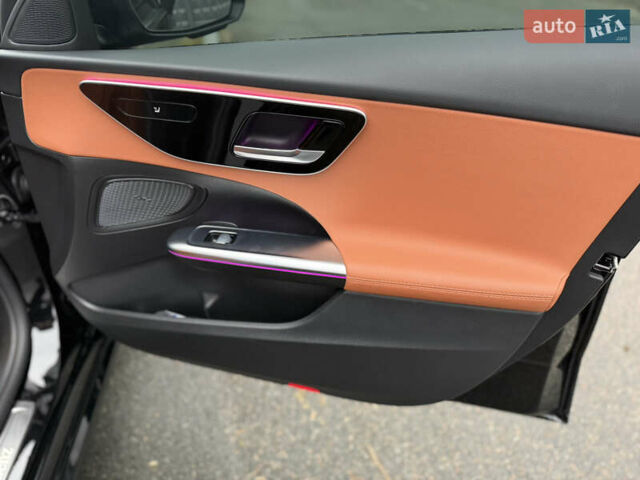 Черный Мерседес Ц-Класс, объемом двигателя 1.5 л и пробегом 13 тыс. км за 50900 $, фото 13 на Automoto.ua