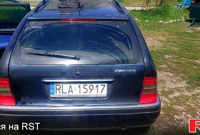 Черный Мерседес Ц-Класс, объемом двигателя 1.8 л и пробегом 270 тыс. км за 1700 $, фото 5 на Automoto.ua