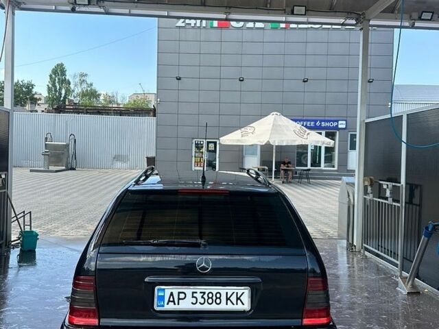 Черный Мерседес Ц-Класс, объемом двигателя 2.2 л и пробегом 450 тыс. км за 3500 $, фото 2 на Automoto.ua