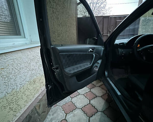 Чорний Мерседес Ц-Клас, об'ємом двигуна 2.7 л та пробігом 355 тис. км за 4200 $, фото 5 на Automoto.ua
