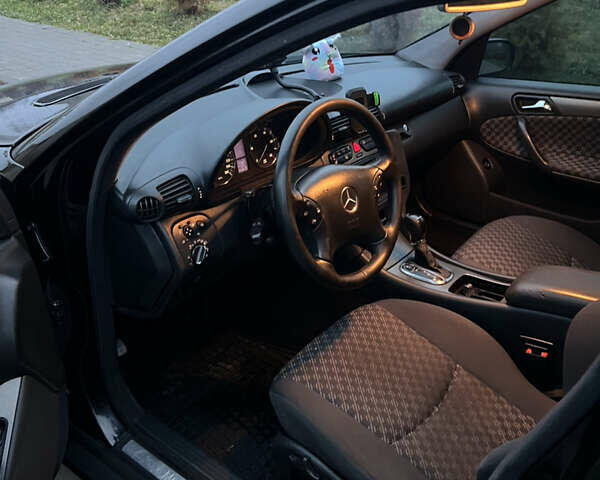 Чорний Мерседес Ц-Клас, об'ємом двигуна 2.69 л та пробігом 360 тис. км за 3750 $, фото 20 на Automoto.ua