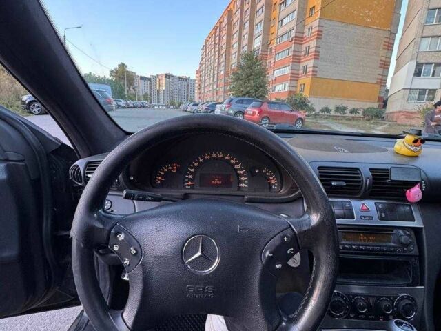 Чорний Мерседес Ц-Клас, об'ємом двигуна 2.1 л та пробігом 359 тис. км за 6499 $, фото 12 на Automoto.ua