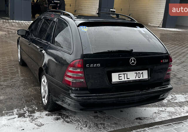 Черный Мерседес Ц-Класс, объемом двигателя 2.2 л и пробегом 401 тыс. км за 2150 $, фото 8 на Automoto.ua
