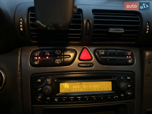 Чорний Мерседес Ц-Клас, об'ємом двигуна 2.69 л та пробігом 360 тис. км за 3750 $, фото 23 на Automoto.ua