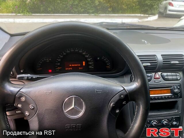 Чорний Мерседес Ц-Клас, об'ємом двигуна 1.8 л та пробігом 330 тис. км за 6200 $, фото 2 на Automoto.ua