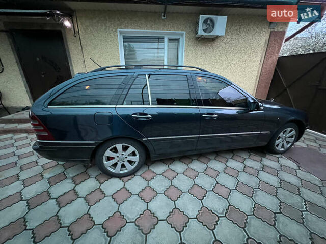 Чорний Мерседес Ц-Клас, об'ємом двигуна 2.7 л та пробігом 355 тис. км за 4200 $, фото 3 на Automoto.ua