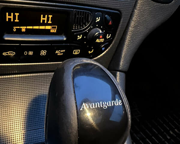 Чорний Мерседес Ц-Клас, об'ємом двигуна 2.69 л та пробігом 360 тис. км за 3750 $, фото 18 на Automoto.ua