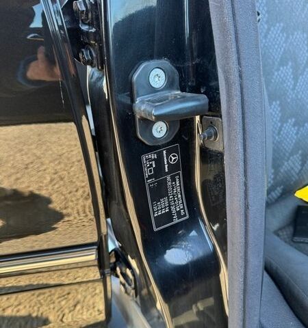 Черный Мерседес Ц-Класс, объемом двигателя 1.8 л и пробегом 340 тыс. км за 4800 $, фото 16 на Automoto.ua