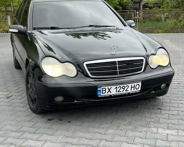 Чорний Мерседес Ц-Клас, об'ємом двигуна 2.15 л та пробігом 352 тис. км за 3999 $, фото 4 на Automoto.ua