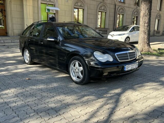 Черный Мерседес Ц-Класс, объемом двигателя 2.2 л и пробегом 250 тыс. км за 2950 $, фото 8 на Automoto.ua