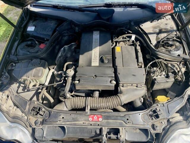 Чорний Мерседес Ц-Клас, об'ємом двигуна 1.8 л та пробігом 202 тис. км за 2828 $, фото 5 на Automoto.ua