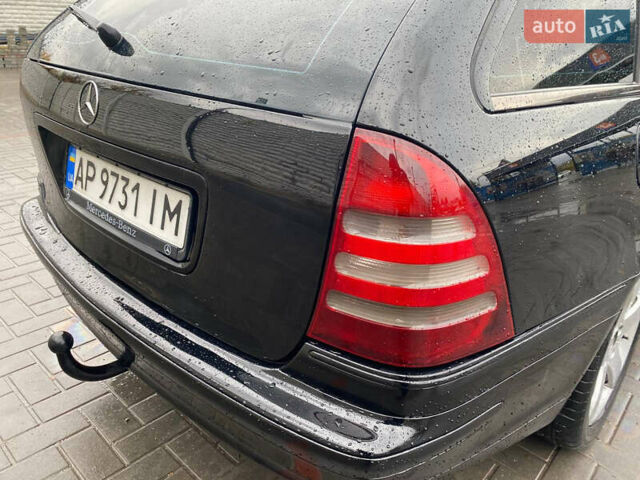 Черный Мерседес Ц-Класс, объемом двигателя 2.69 л и пробегом 275 тыс. км за 4800 $, фото 10 на Automoto.ua