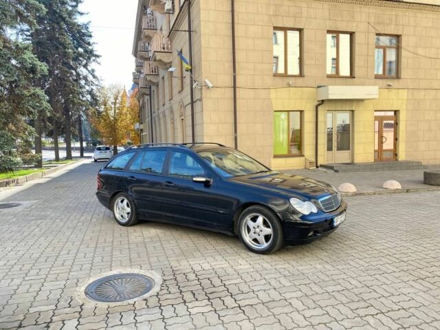 Черный Мерседес Ц-Класс, объемом двигателя 2.2 л и пробегом 250 тыс. км за 2950 $, фото 1 на Automoto.ua