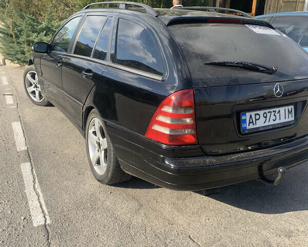 Черный Мерседес Ц-Класс, объемом двигателя 2.69 л и пробегом 275 тыс. км за 4800 $, фото 2 на Automoto.ua