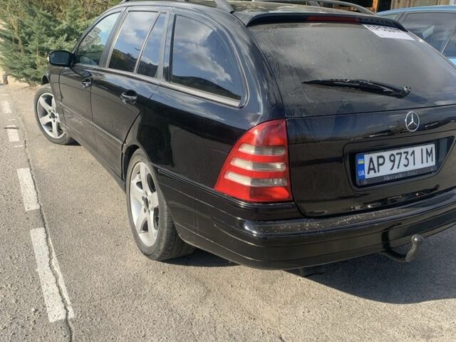 Черный Мерседес Ц-Класс, объемом двигателя 2.7 л и пробегом 300 тыс. км за 5300 $, фото 3 на Automoto.ua