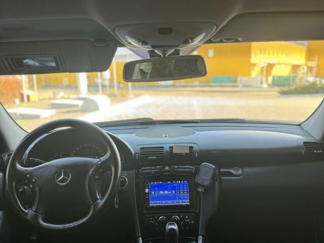 Чорний Мерседес Ц-Клас, об'ємом двигуна 2.1 л та пробігом 253 тис. км за 6500 $, фото 9 на Automoto.ua