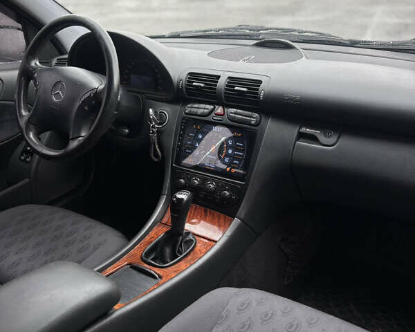 Черный Мерседес Ц-Класс, объемом двигателя 1.8 л и пробегом 165 тыс. км за 3999 $, фото 9 на Automoto.ua