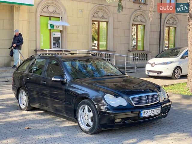 Черный Мерседес Ц-Класс, объемом двигателя 2.15 л и пробегом 250 тыс. км за 2950 $, фото 9 на Automoto.ua