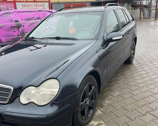 Чорний Мерседес Ц-Клас, об'ємом двигуна 2.2 л та пробігом 200 тис. км за 4200 $, фото 8 на Automoto.ua