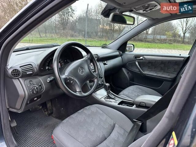 Черный Мерседес Ц-Класс, объемом двигателя 1.8 л и пробегом 385 тыс. км за 3950 $, фото 15 на Automoto.ua