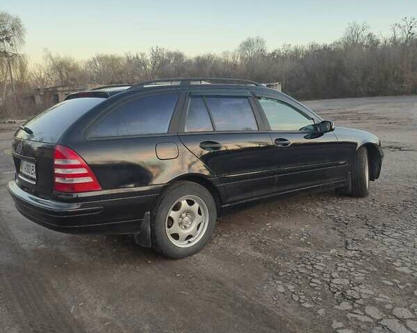 Черный Мерседес Ц-Класс, объемом двигателя 1.8 л и пробегом 355 тыс. км за 4000 $, фото 4 на Automoto.ua