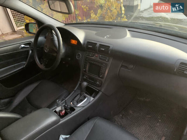 Черный Мерседес Ц-Класс, объемом двигателя 2.69 л и пробегом 275 тыс. км за 4800 $, фото 6 на Automoto.ua