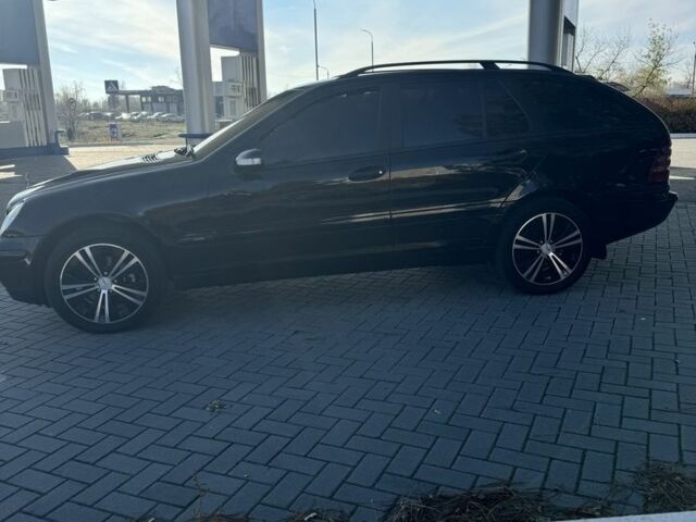 Чорний Мерседес Ц-Клас, об'ємом двигуна 2.1 л та пробігом 253 тис. км за 6500 $, фото 7 на Automoto.ua