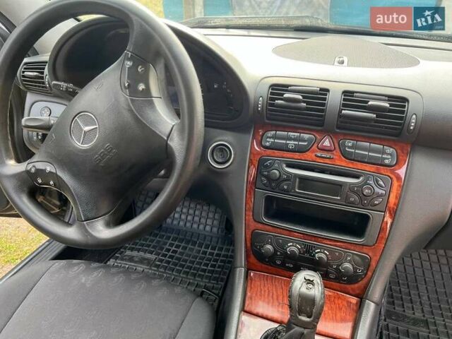 Чорний Мерседес Ц-Клас, об'ємом двигуна 2.2 л та пробігом 399 тис. км за 3000 $, фото 29 на Automoto.ua