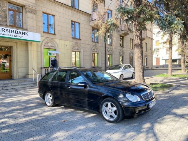 Черный Мерседес Ц-Класс, объемом двигателя 2.2 л и пробегом 250 тыс. км за 2950 $, фото 5 на Automoto.ua