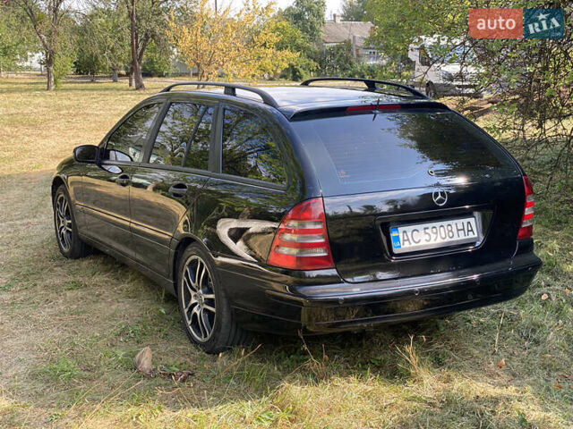 Чорний Мерседес Ц-Клас, об'ємом двигуна 2.2 л та пробігом 350 тис. км за 4899 $, фото 4 на Automoto.ua