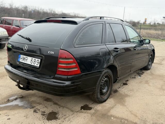 Черный Мерседес Ц-Класс, объемом двигателя 2.2 л и пробегом 350 тыс. км за 1325 $, фото 2 на Automoto.ua