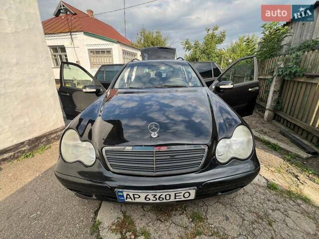 Чорний Мерседес Ц-Клас, об'ємом двигуна 2.2 л та пробігом 399 тис. км за 3000 $, фото 10 на Automoto.ua
