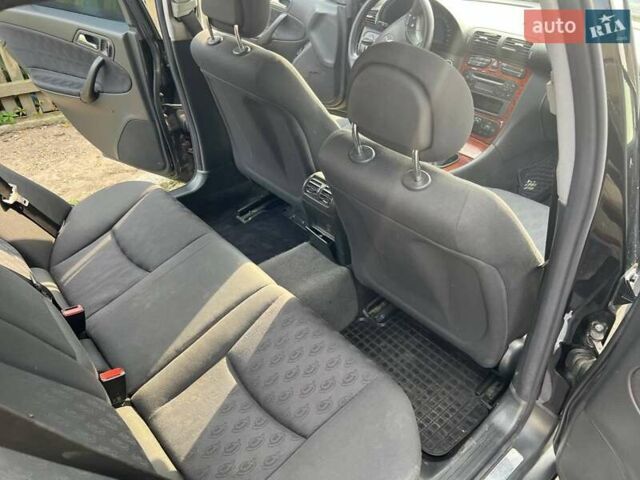 Чорний Мерседес Ц-Клас, об'ємом двигуна 2.2 л та пробігом 399 тис. км за 3000 $, фото 23 на Automoto.ua