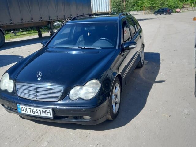 Черный Мерседес Ц-Класс, объемом двигателя 2.7 л и пробегом 400 тыс. км за 5000 $, фото 1 на Automoto.ua