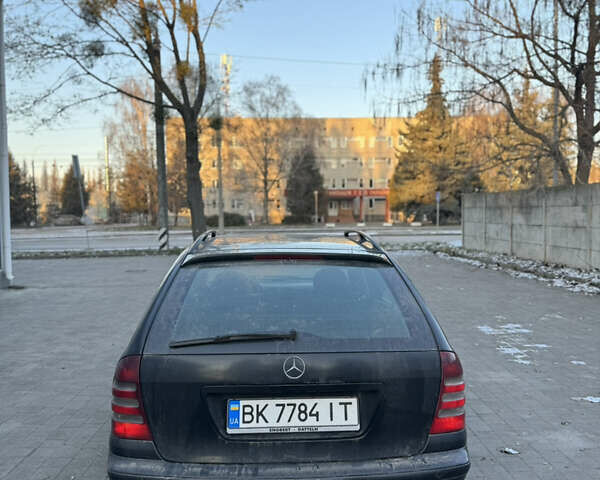 Чорний Мерседес Ц-Клас, об'ємом двигуна 2.15 л та пробігом 380 тис. км за 2950 $, фото 4 на Automoto.ua