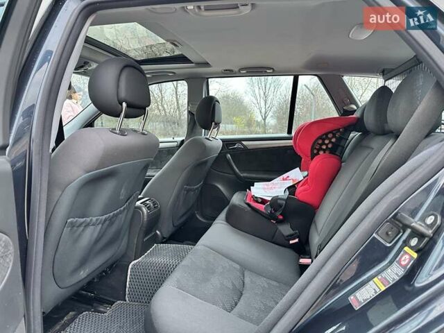 Черный Мерседес Ц-Класс, объемом двигателя 1.8 л и пробегом 385 тыс. км за 3950 $, фото 14 на Automoto.ua