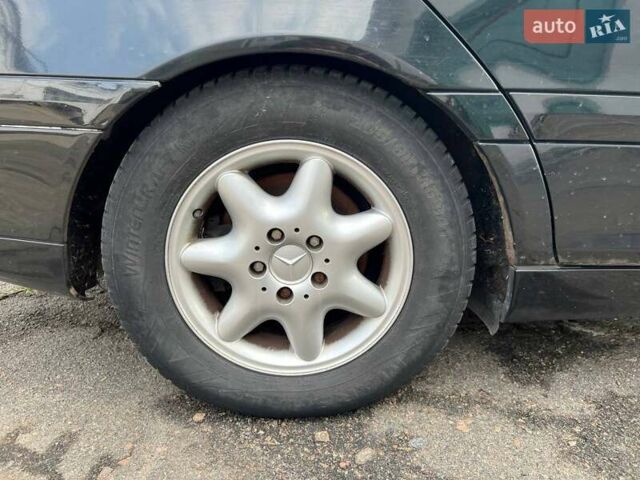 Чорний Мерседес Ц-Клас, об'ємом двигуна 2.2 л та пробігом 399 тис. км за 3000 $, фото 40 на Automoto.ua