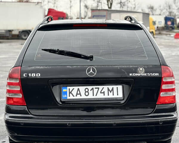 Черный Мерседес Ц-Класс, объемом двигателя 1.8 л и пробегом 165 тыс. км за 3999 $, фото 4 на Automoto.ua