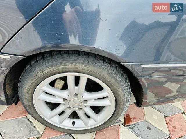 Черный Мерседес Ц-Класс, объемом двигателя 1.8 л и пробегом 385 тыс. км за 3950 $, фото 11 на Automoto.ua