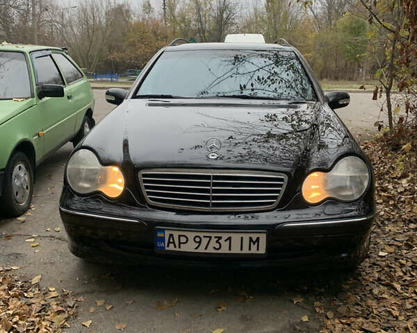 Черный Мерседес Ц-Класс, объемом двигателя 2.69 л и пробегом 275 тыс. км за 4800 $, фото 11 на Automoto.ua